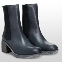 FREE PEOPLE Essential Chelsea Boot - Women's