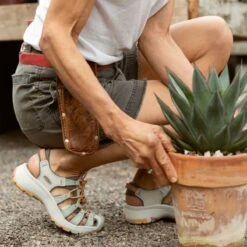 Keen Astoria West Sandal - Women's -Outdoor Shoe Store GRECOR D4 1