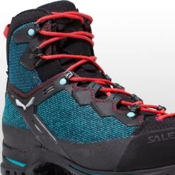 SALEWA Raven 3 GTX Boot - Women's -Outdoor Shoe Store MAL D9