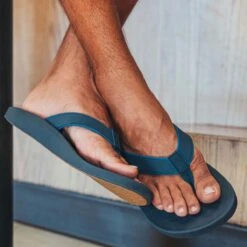 OluKai Koko'o Flip Flop - Men's -Outdoor Shoe Store MOOCMOOC D4