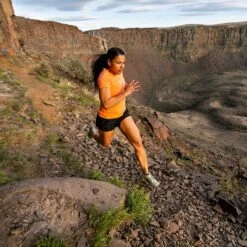 Topo Athletic MTN Racer 2 Trail Running Shoe - Women's -Outdoor Shoe Store MOSGRE D7