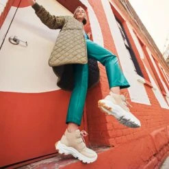 Sorel Kinetic Breakthru Caribou WP Boot - Women's -Outdoor Shoe Store NOSASTGR D8